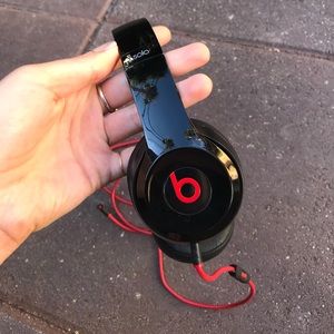 Apple Beats solo headphones